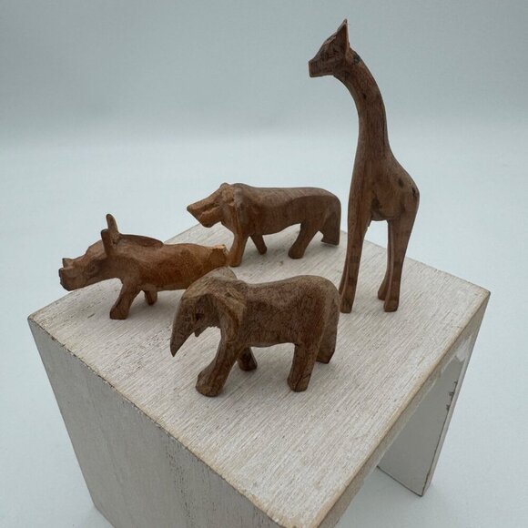 Vintage Lot of 4 miniature mini micro hand carved animals from Africa Read - Picture 3 of 8